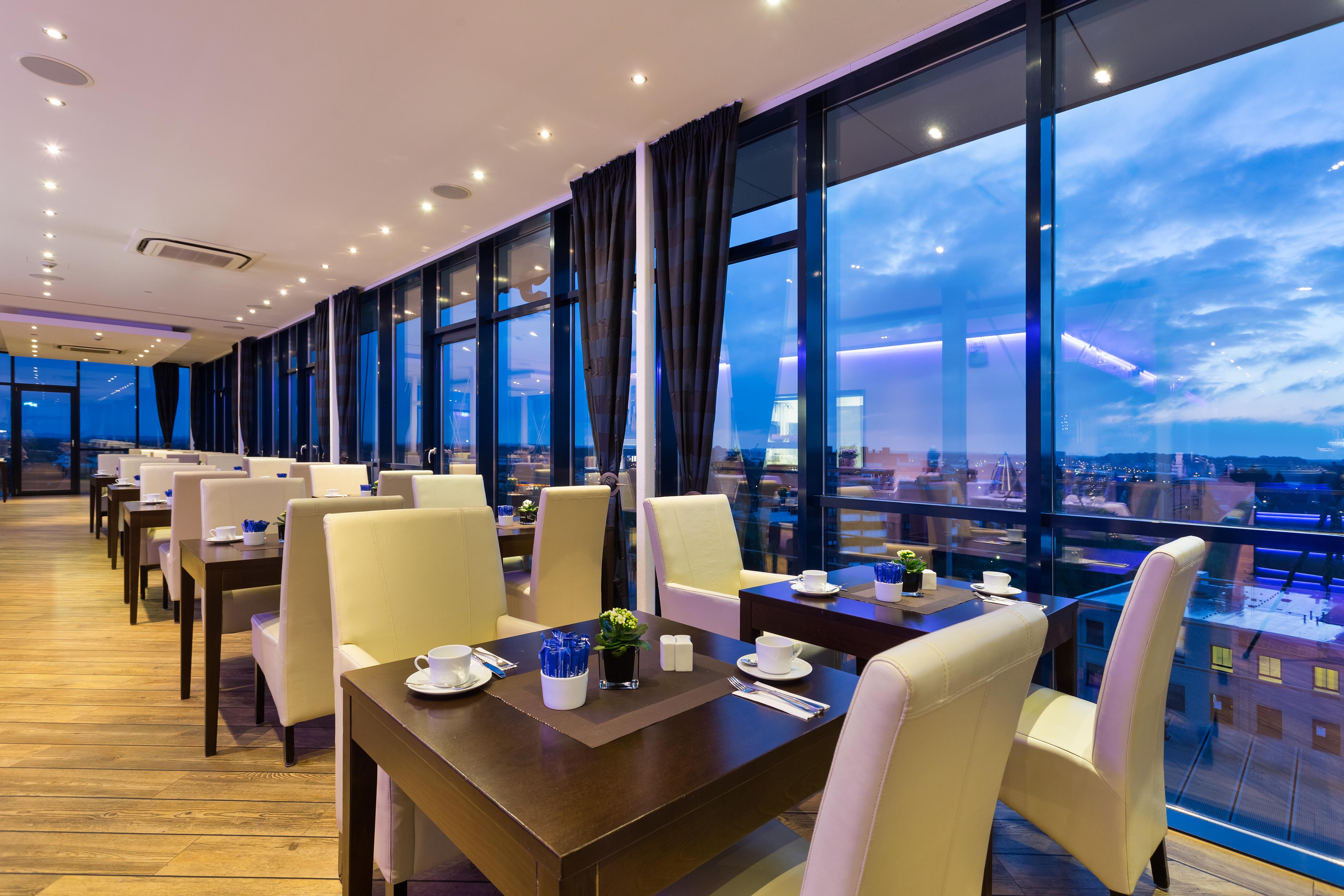 Vier Jahreszeiten Hotel 4*