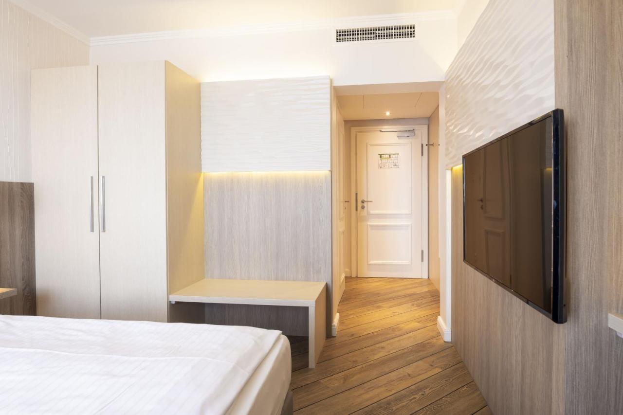Vier Jahreszeiten Hotel 4*