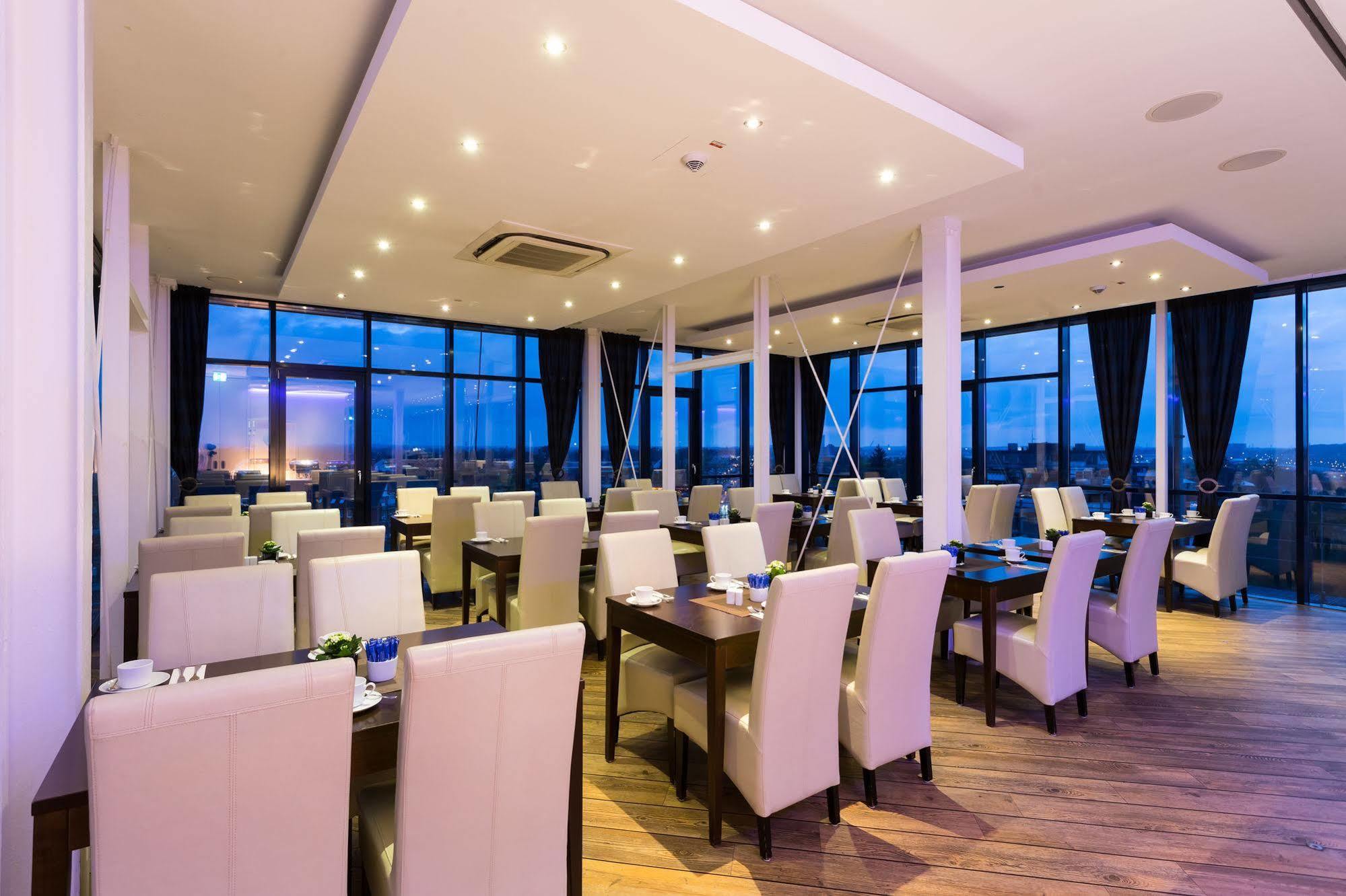 Vier Jahreszeiten Hotel 4*